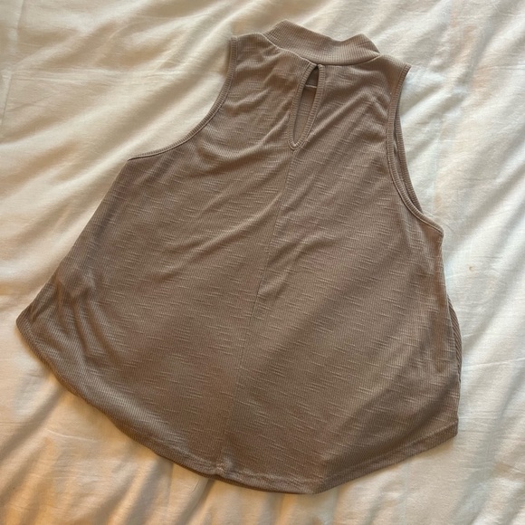 ✨ BP Mock Neck Top - Picture 4 of 6